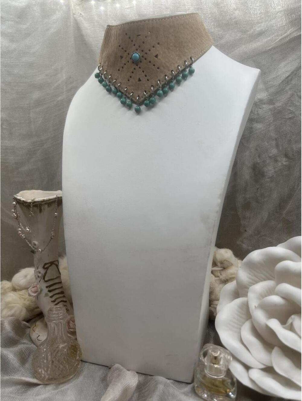 Vintage Faux Leather Choker Necklace with Turquoise Details